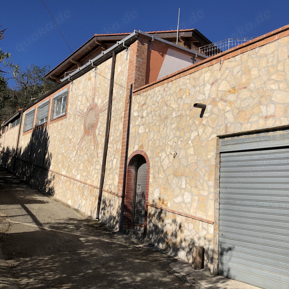 Landhaus mit Grundstück in Sizilien 