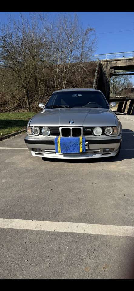 BMW 520 520i OPTISCH M5 Preis VB