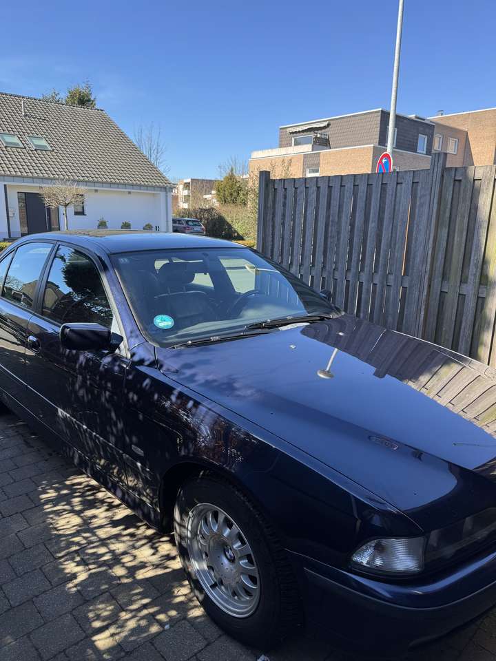 BMW 523 523i