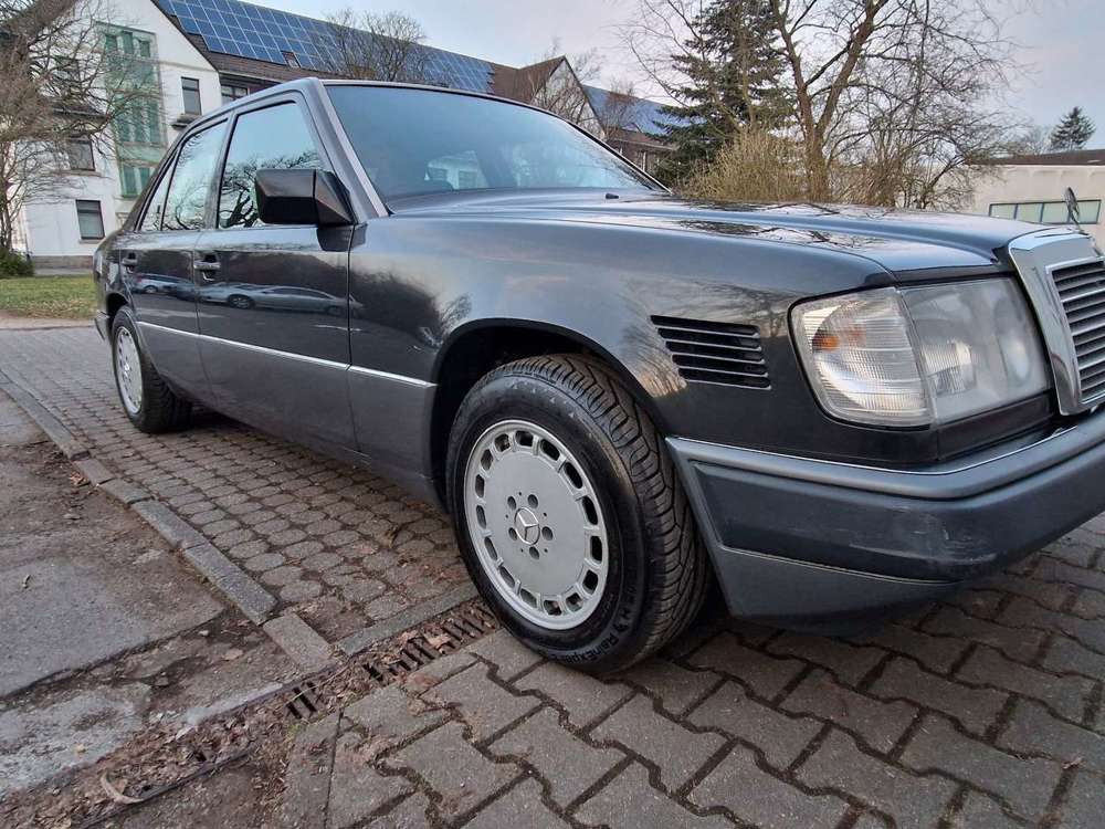 Mercedes-Benz E 250 D Turbo Automatik u. H. / Ken.