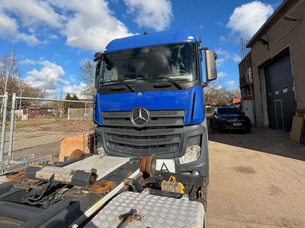 Mercedes-Benz Actros LKW f.atl mit Abrollvorrichtung