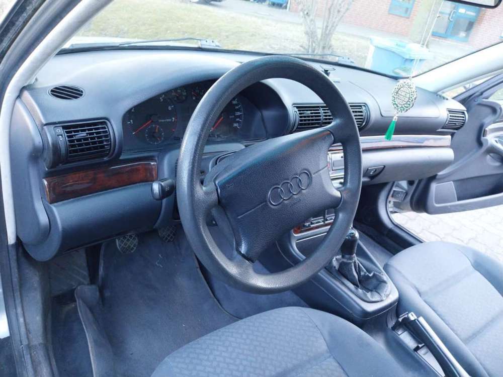 Audi A4 Avant 1.6