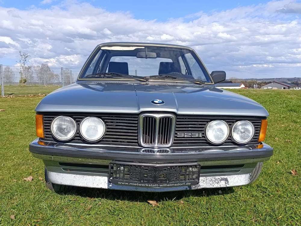 BMW 323 E21