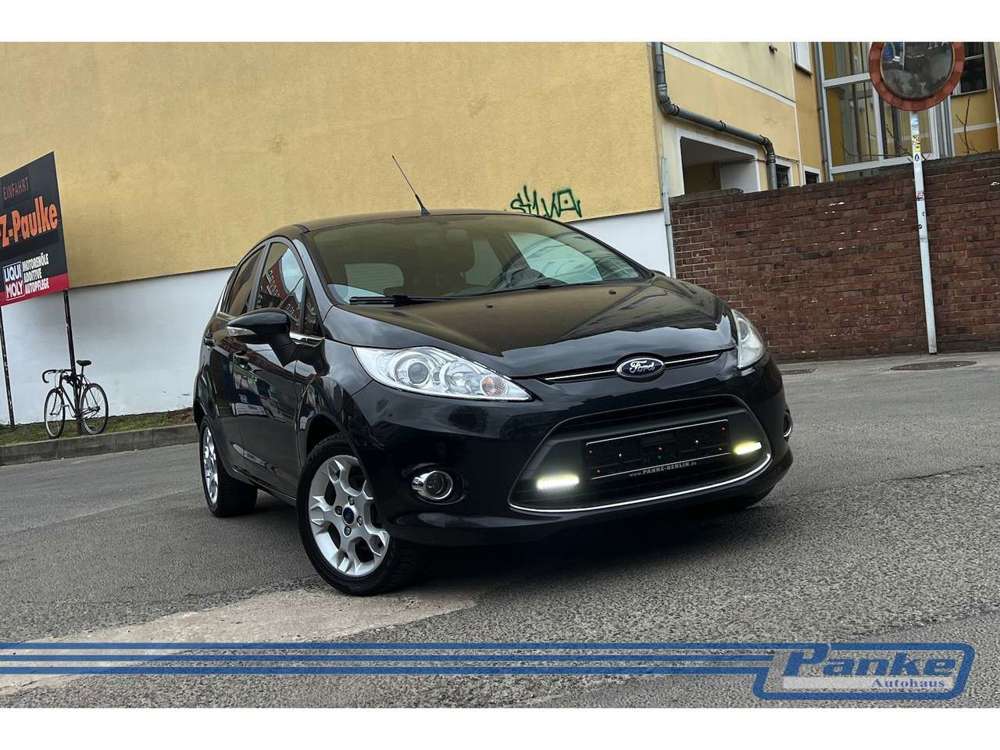 Ford Fiesta Titanium*Keyless*PDC*LED*Tel.*Chrom*GAS*