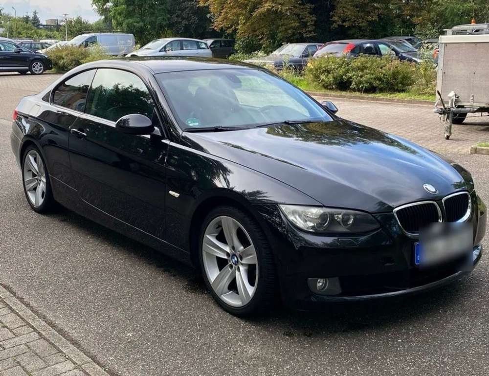 BMW 320 320i Coupe