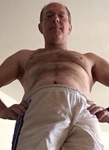 Ich gebe Frauen kostenlos, eine Ganzkörpermassage! Ich gebe Frauen kostenlos, eine Ganzkörpermassage!