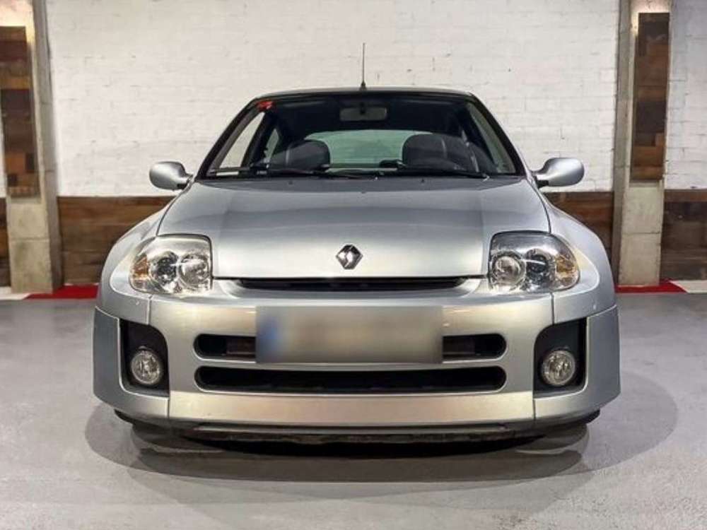 Renault Clio V6 Sport