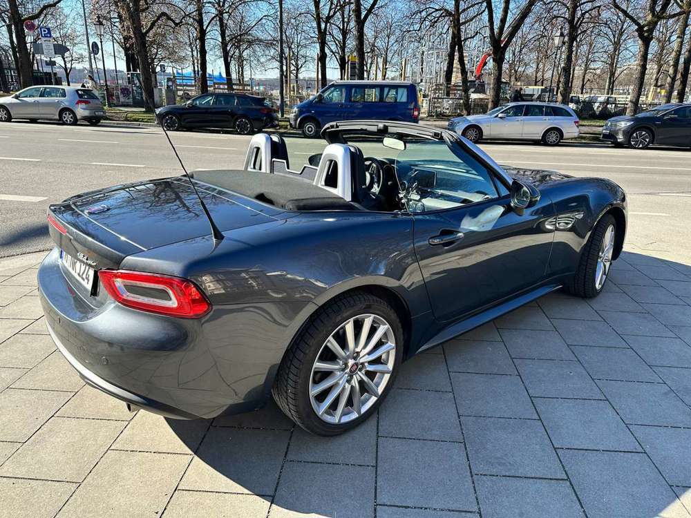 Fiat 124 Spider 124+Spider+1.4+MultiAir+Turbo+Lusso nur 24200km!