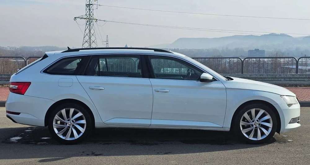 Skoda Superb Superb Combi 2.0 TDI DSG Ambition