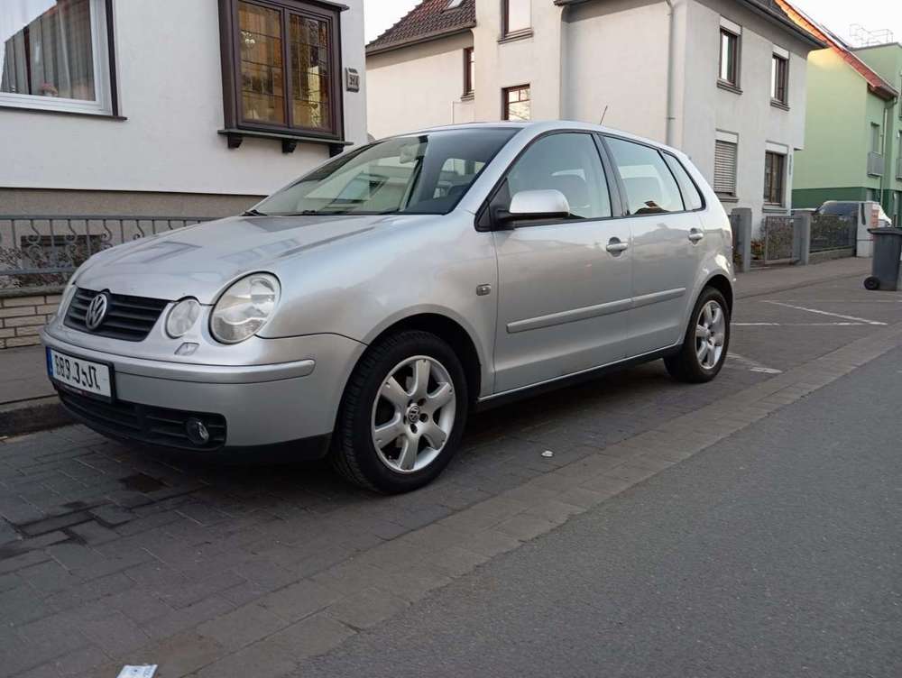Volkswagen Polo 1.2 Highline 4-Türer mit über 20 Monaten TÜV