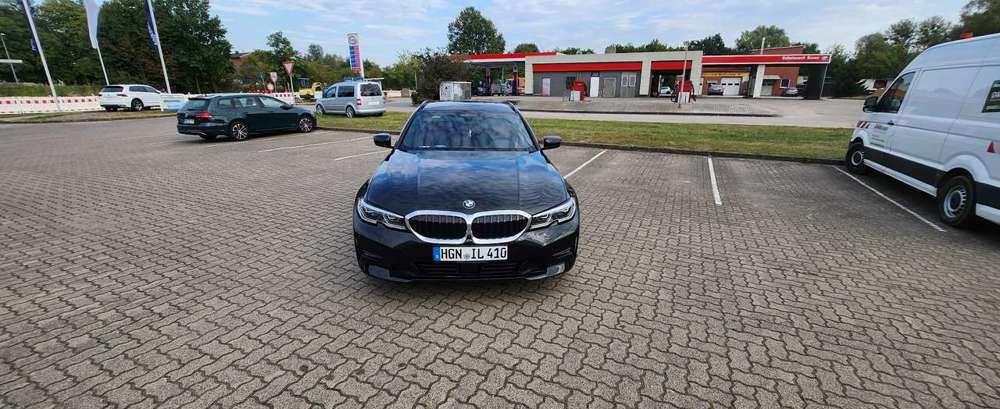 BMW 318 318d Touring Aut. Sport Line