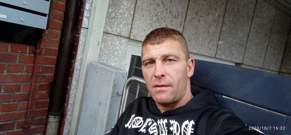 Junger süßer Kerl Junger süßer Kerl