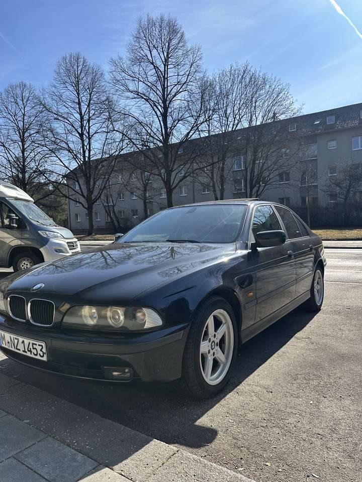 BMW 523 523i