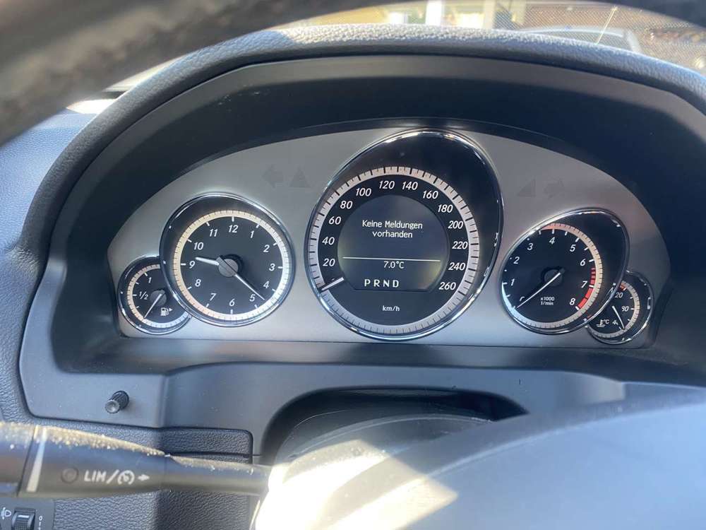 Mercedes-Benz E 250 E 250 CGI BlueEfficiency DER MOTOR HAT NUR 18000!!