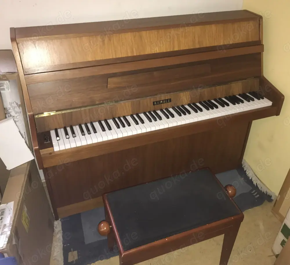 KEMBLE-Klavier mit Klavierhocker