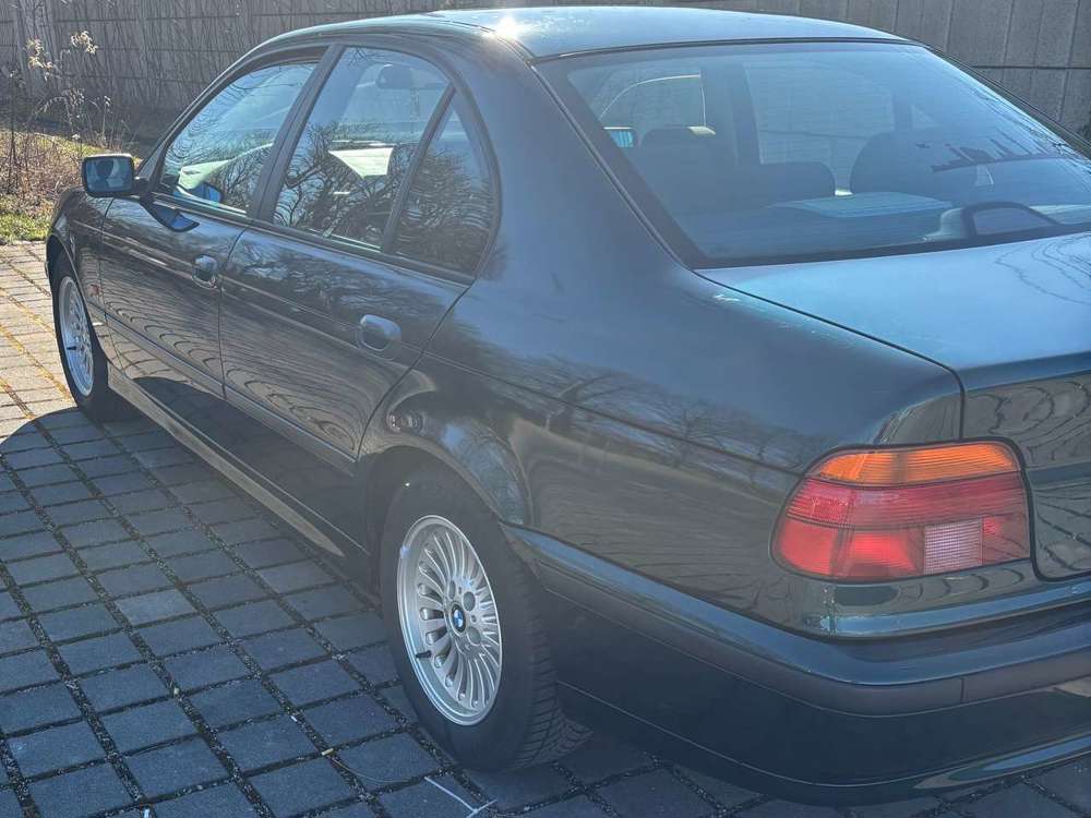 BMW 523 523i