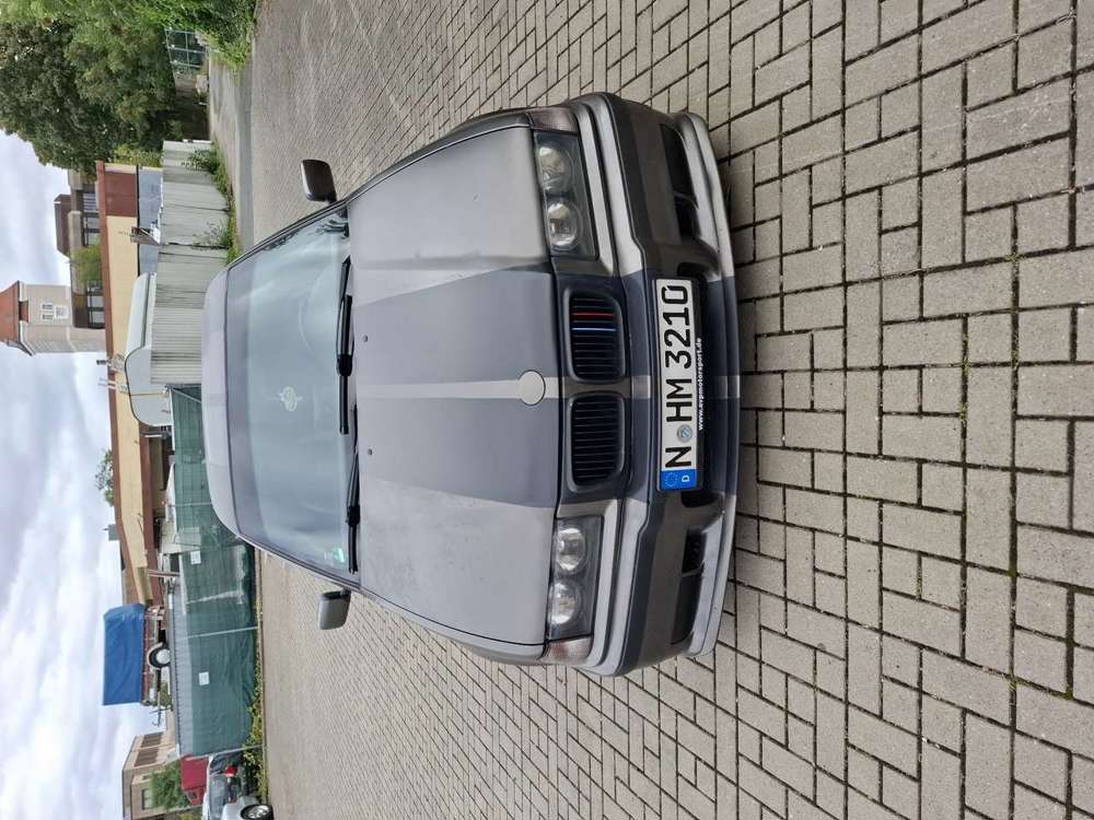 BMW 323 323i