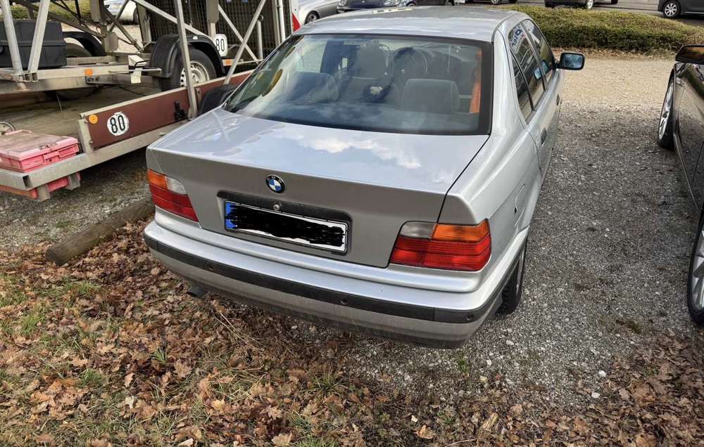 BMW 320 320i