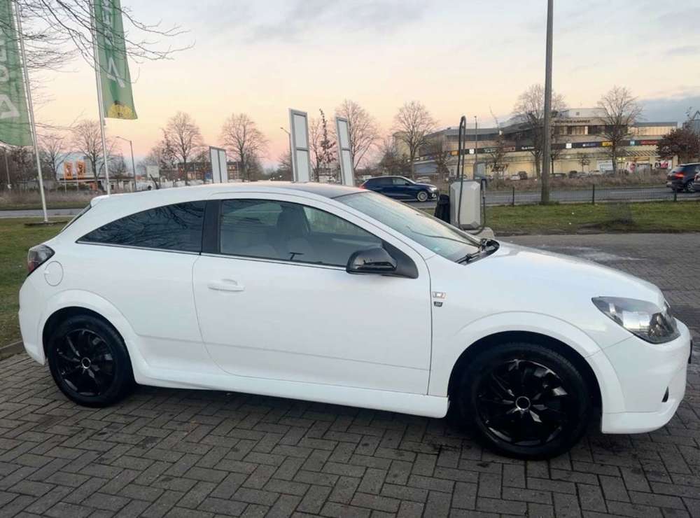 Opel Astra GTC 1.6 Sport