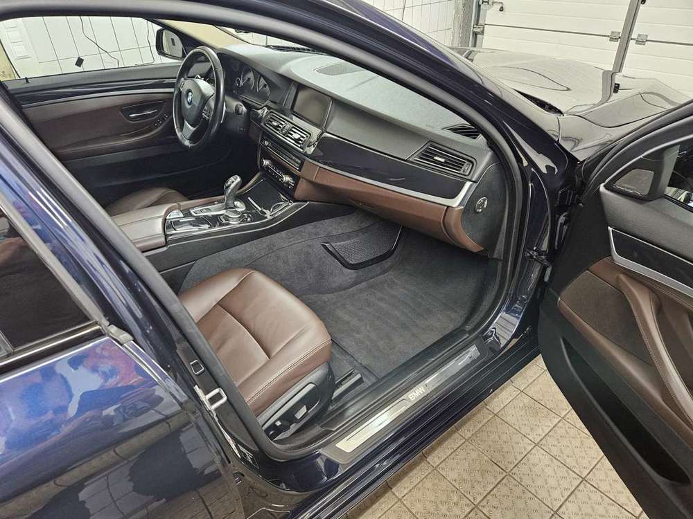 BMW 528 528i Touring Aut. Luxury Line