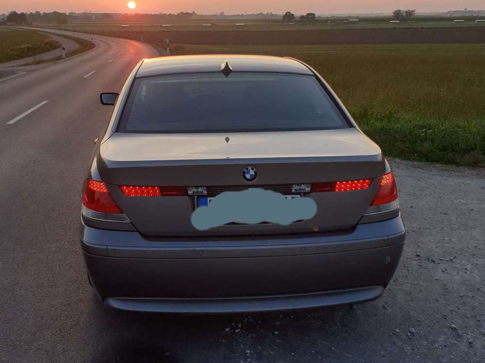 BMW 745 745i