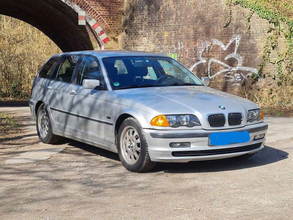 BMW 320 320i