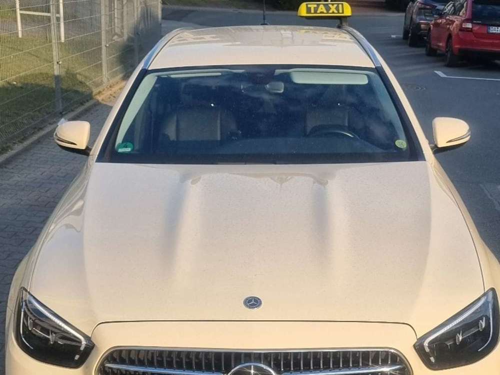 Mercedes-Benz E 220 T-Modell "TAXI" Paket Mit Garantie bei Mercedes