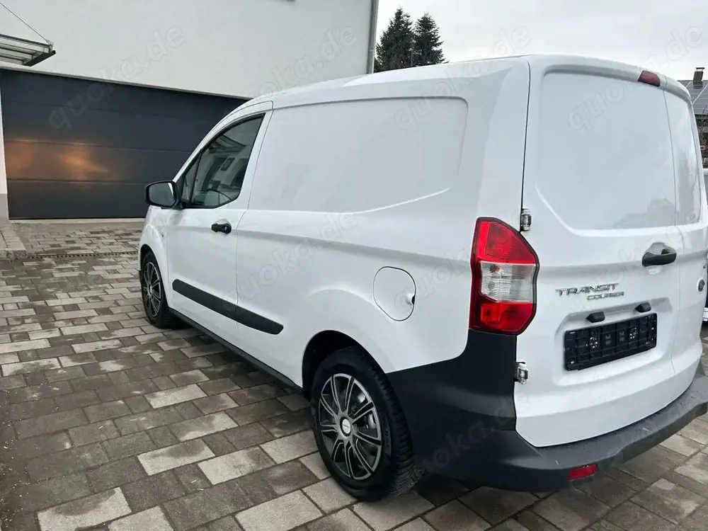Ford Courier