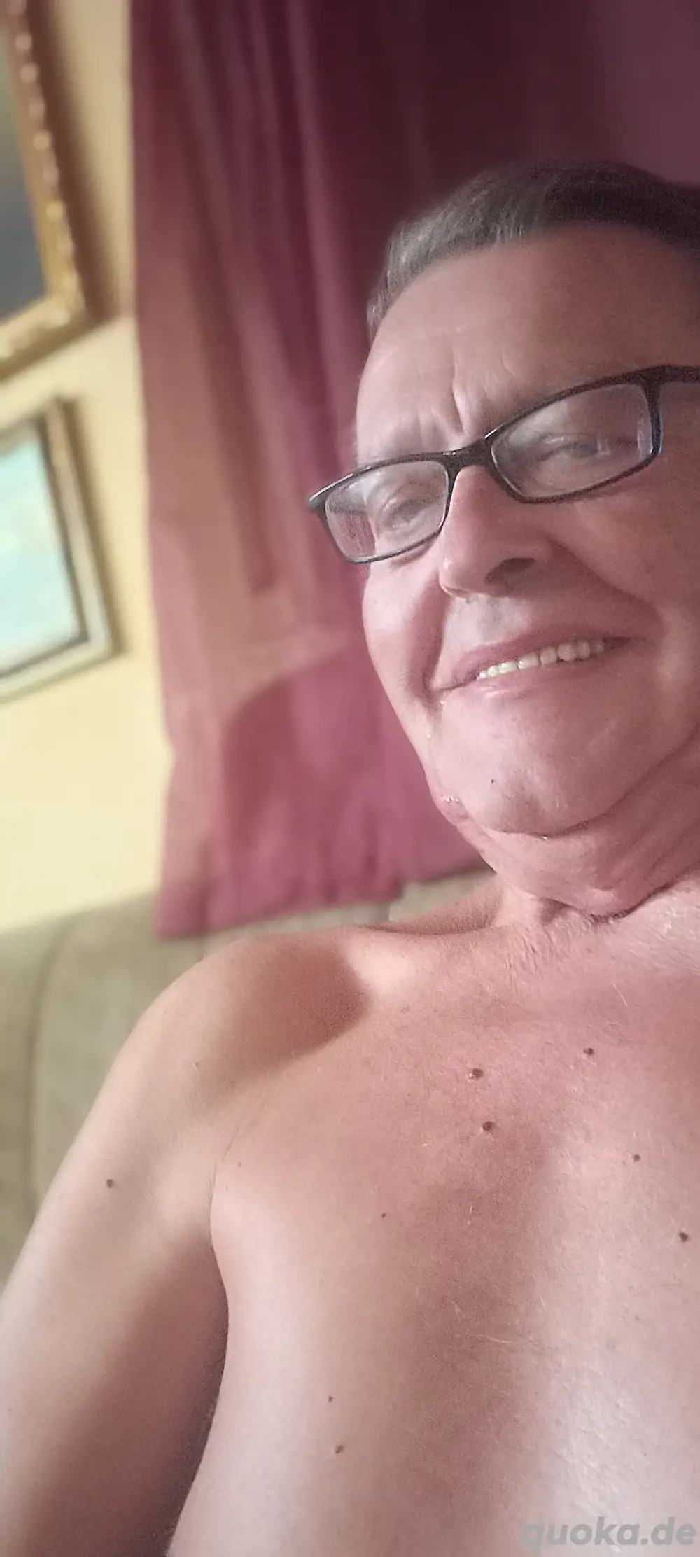 Suche in Nuernberg schlanken Senior zum Kuschelsex