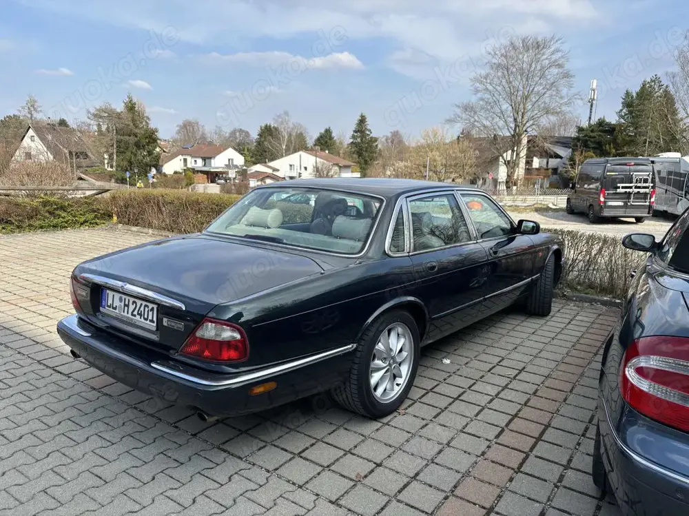Jaguar XJ8