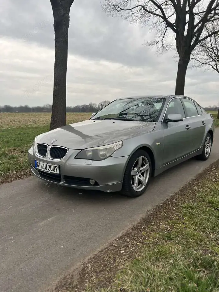BMW 520 520i