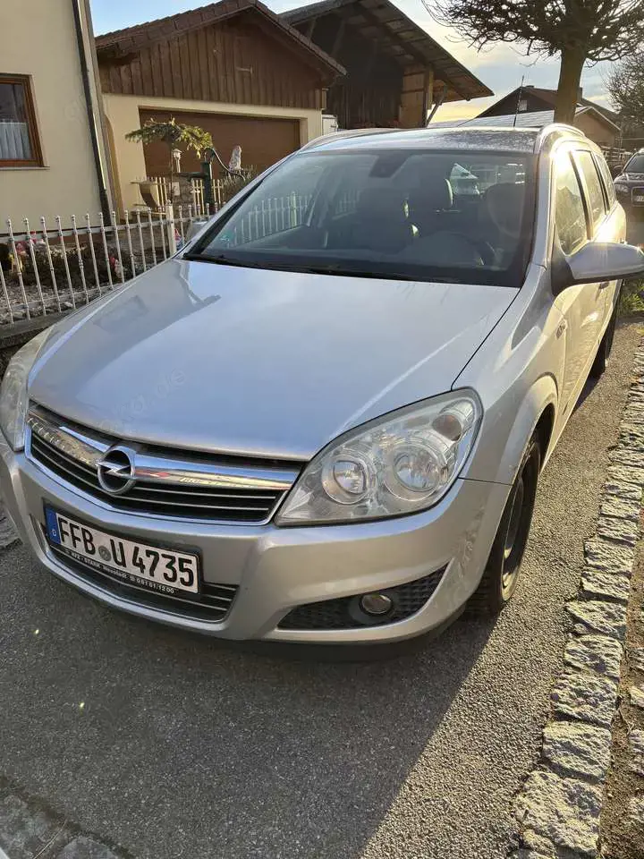 Loading...Opel Astra RESERVIERT!!! 1.8 Caravan Automatik Sport