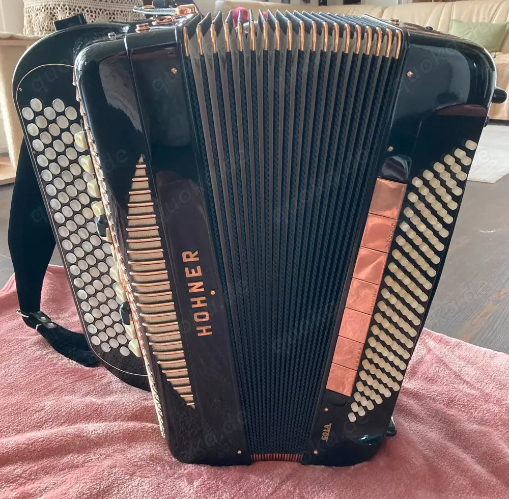 Hohner Akkordeon Gola 5-chörig Cassotto B-Griff flach 1963 Koffer Hohner Akkordeon Gola 5-chörig Cassotto B-Griff flach 1963 Koffer