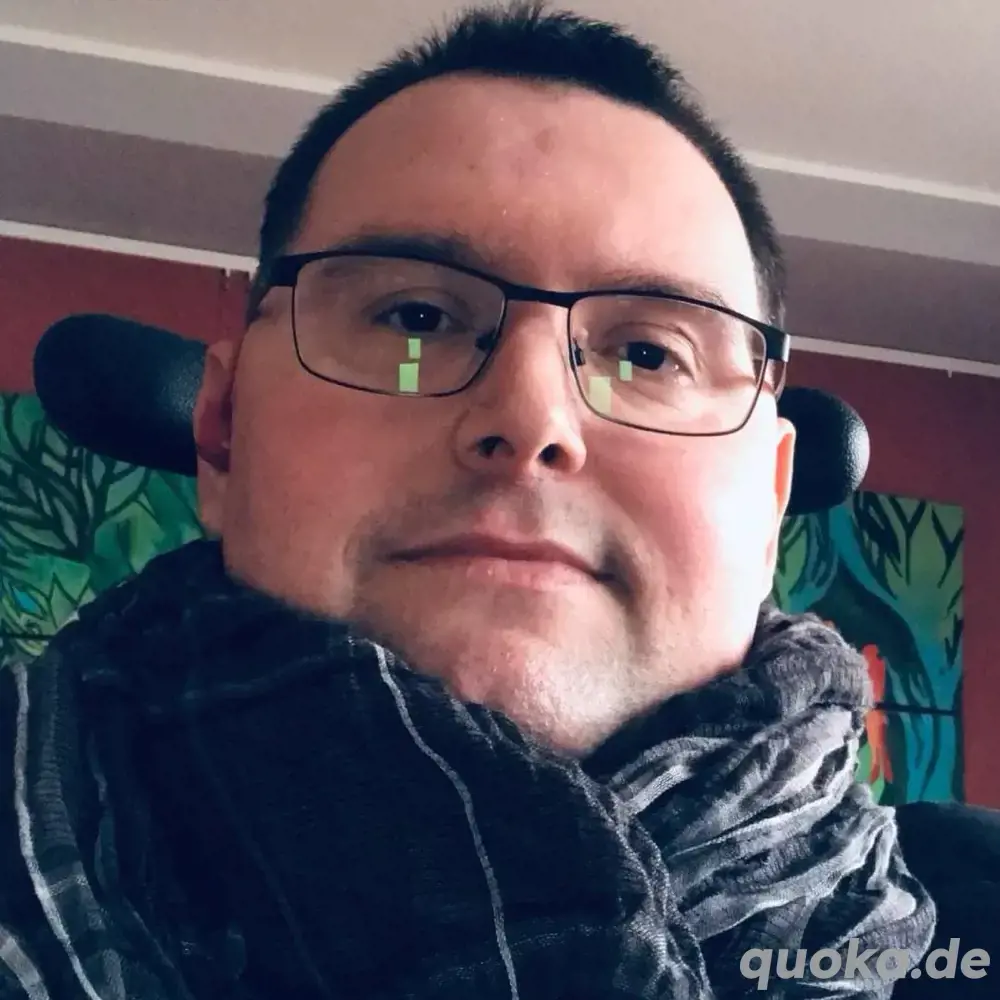 Emphatischer charmanter Mann sucht Frau für besondere Stunden