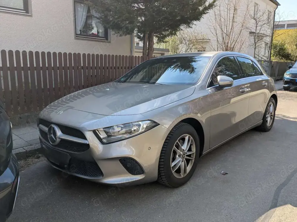 Mercedes-Benz A 200 Progressive, Navi, MBUX