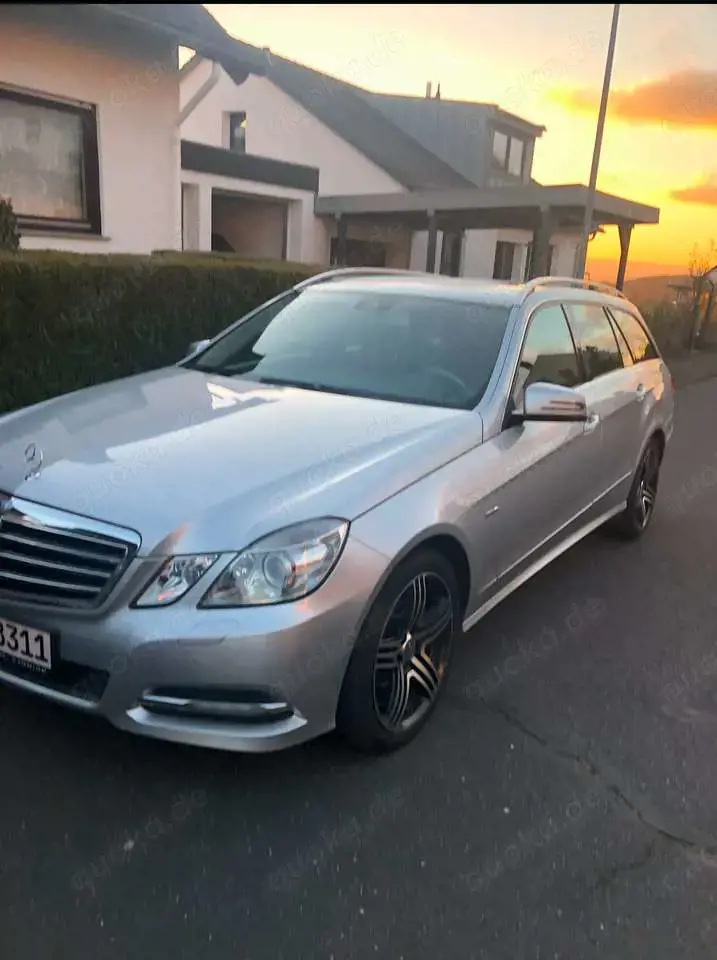 Mercedes-Benz E 220 E 220 CDI BlueEfficiency (212.202)