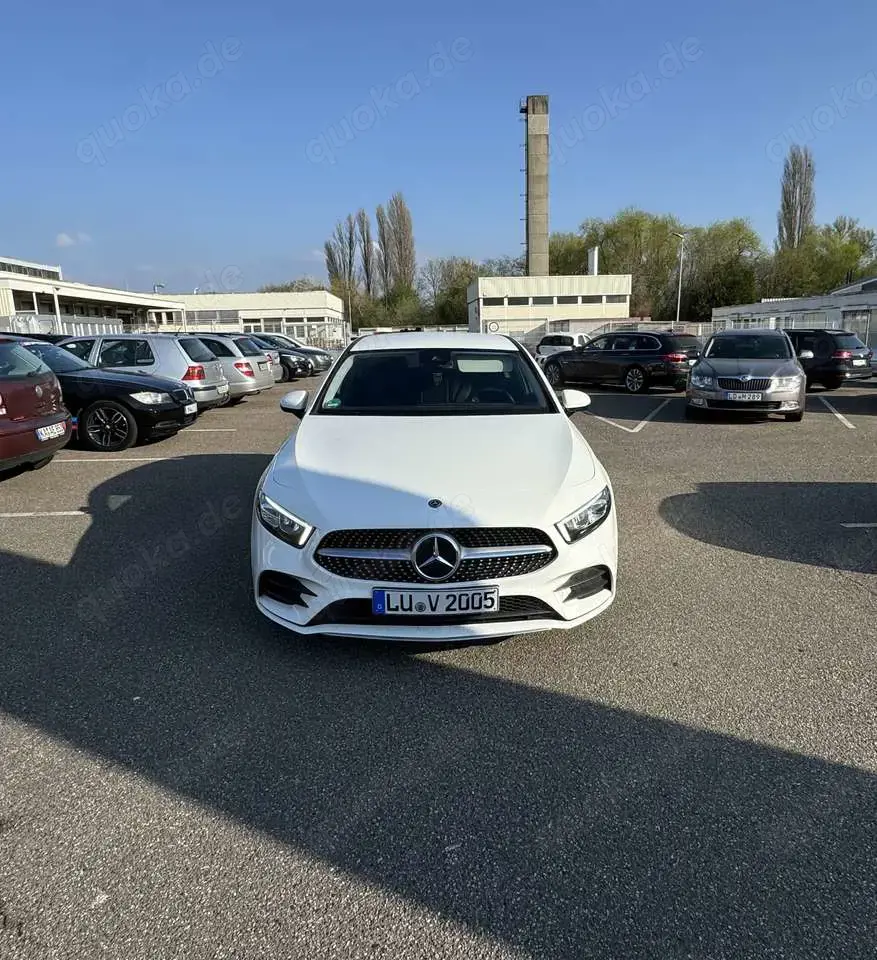Mercedes-Benz A 180 A 180 AMG Line