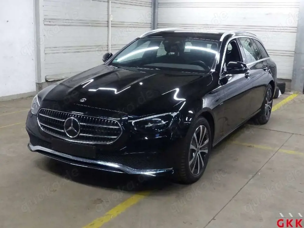 Mercedes-Benz E 300 e MBUX Kamera 1. Hand ACC