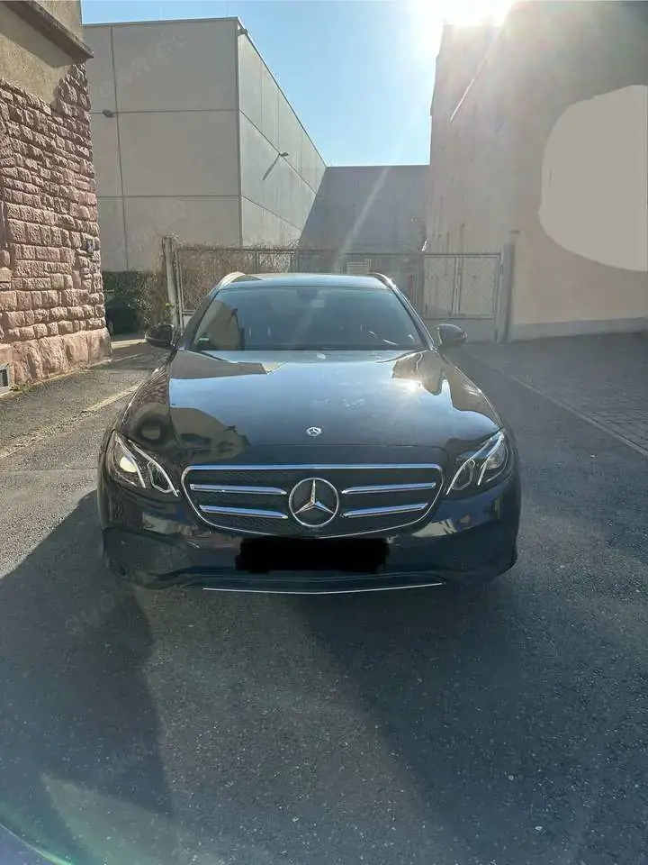 Mercedes-Benz E 220 E 220 d (213.204)