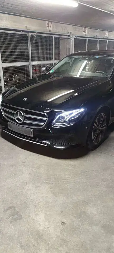 Mercedes-Benz 220 Avantgarde