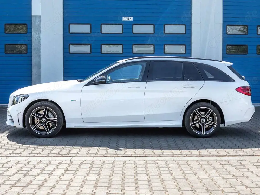Mercedes-Benz C 300 C 300 d T 9G-TRONIC AMG Line