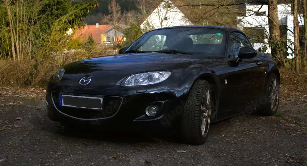Mazda MX-5 MX-5 2.0 MZR Roadster Coupe Sports-Line