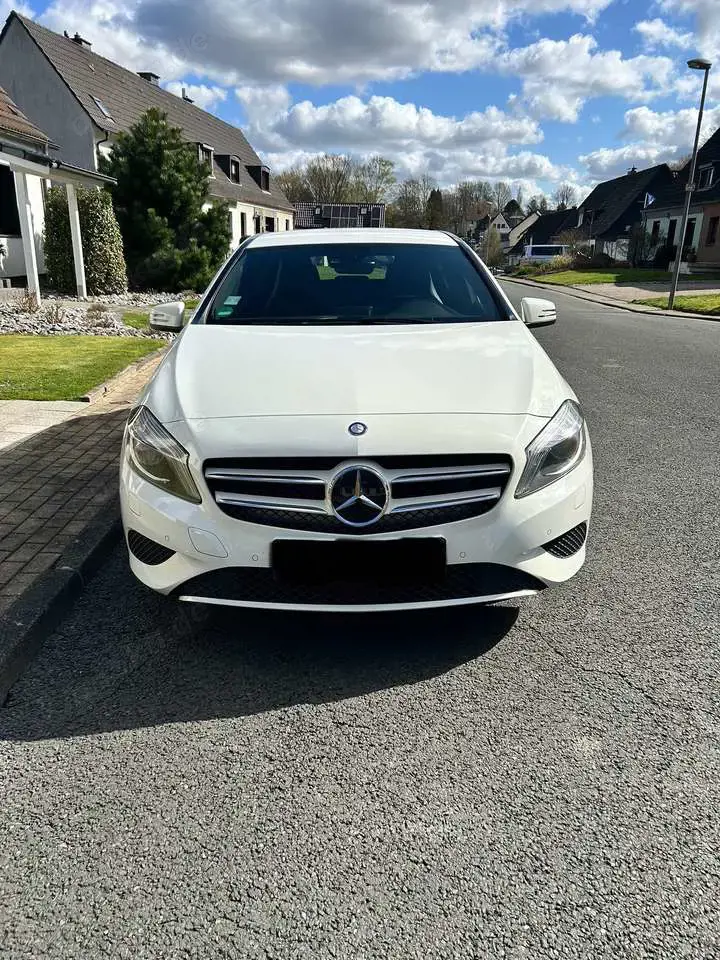 Mercedes-Benz A 200 CDI (BlueEFFICIENCY) 7G-DCT