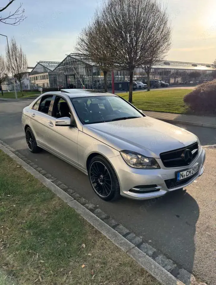 Mercedes-Benz C 200 (BlueEFFICIENCY) Avantgarde