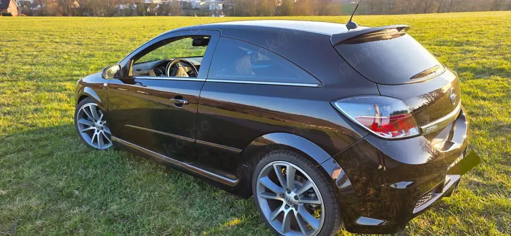 Opel Astra OPC