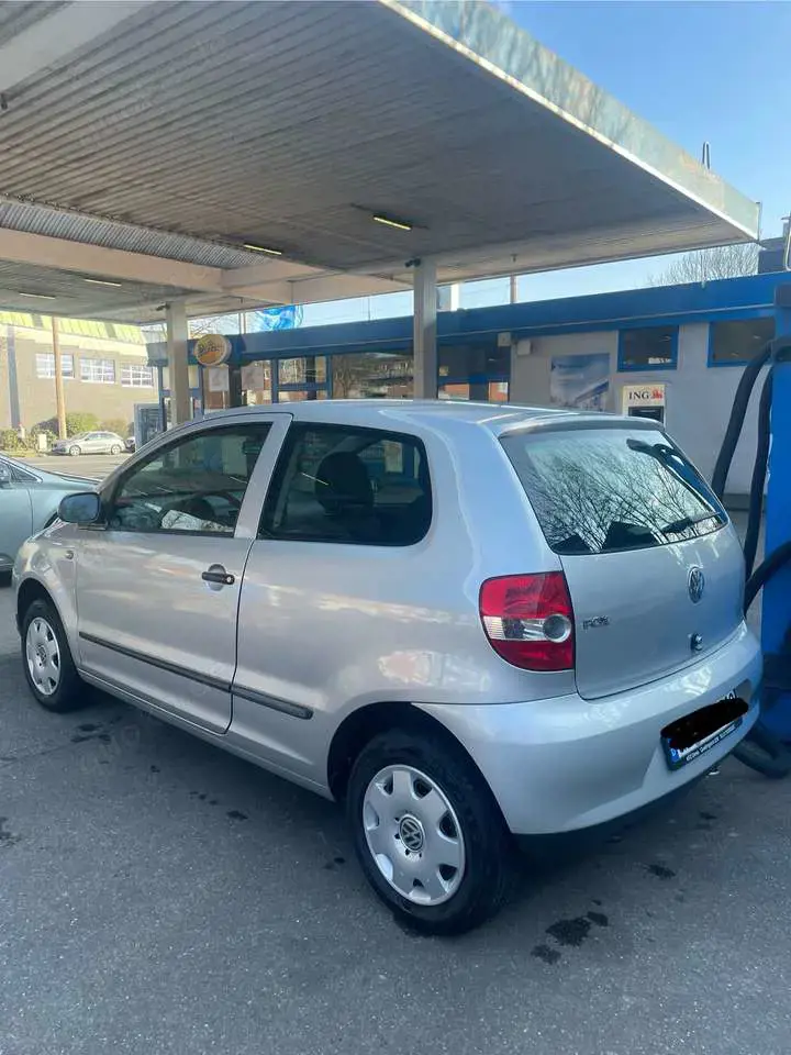 Volkswagen Fox Basis 1.2 *Allw.Reifen* CD-Spieler* Servolenkung*