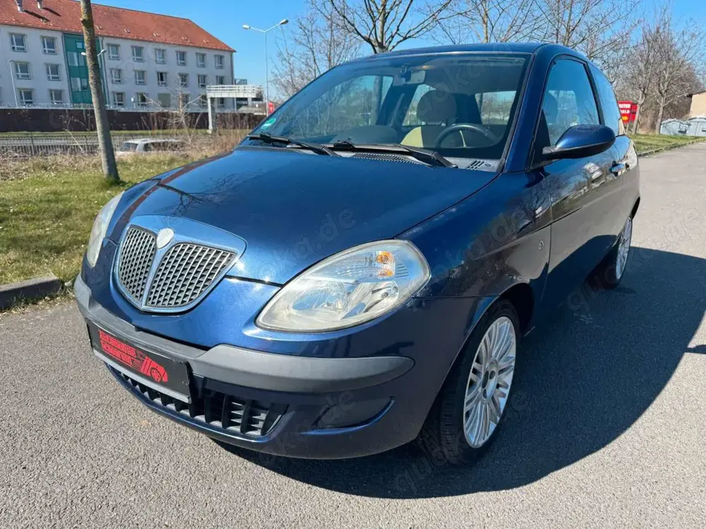 Lancia Ypsilon 1.2 8V Argento/ Standheizung