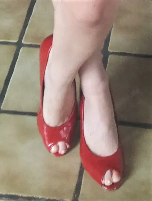Rote Lack Peeptoes, offene HighHeels, Sandalen, Sandaletten, Gr. 39 Rote Lack Peeptoes, offene HighHeels, Sandalen, Sandaletten, Gr. 39