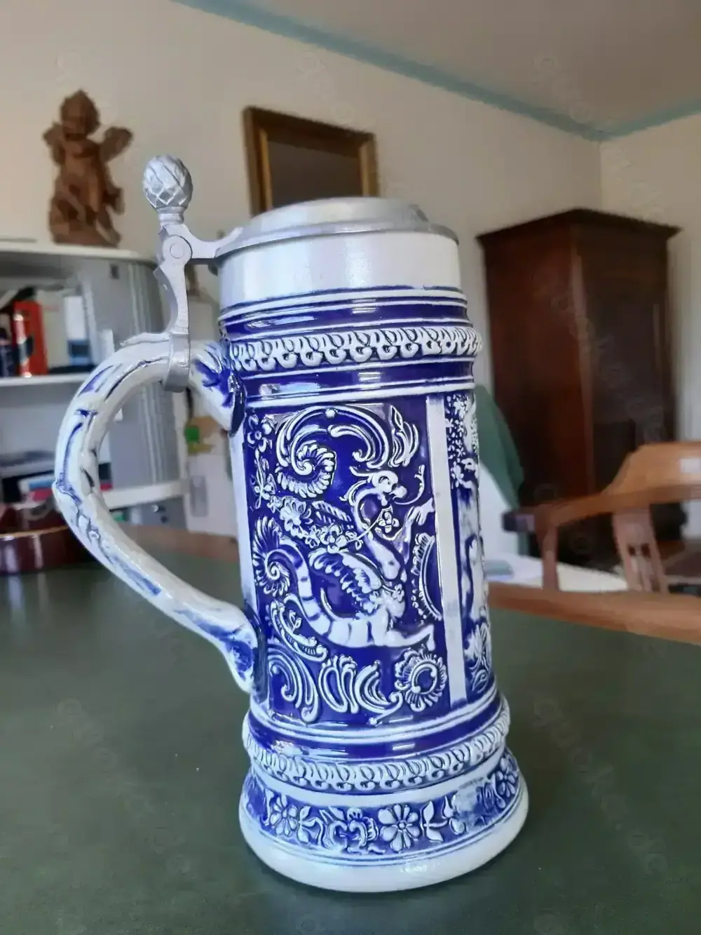 Schwerer Masskrug, (Stein)