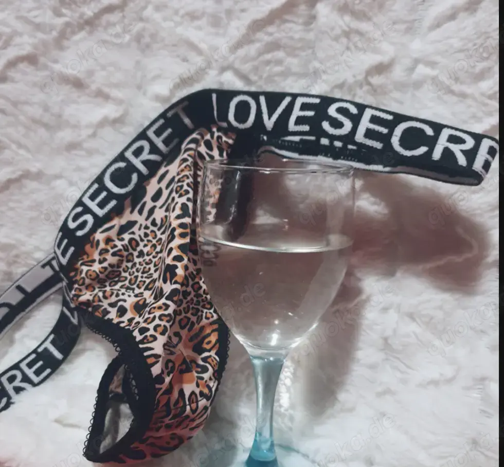 Nasses Höschen gefällig? Lustvoll Veredelt! Squirt NS Nasses Höschen gefällig? Lustvoll Veredelt! Squirt NS